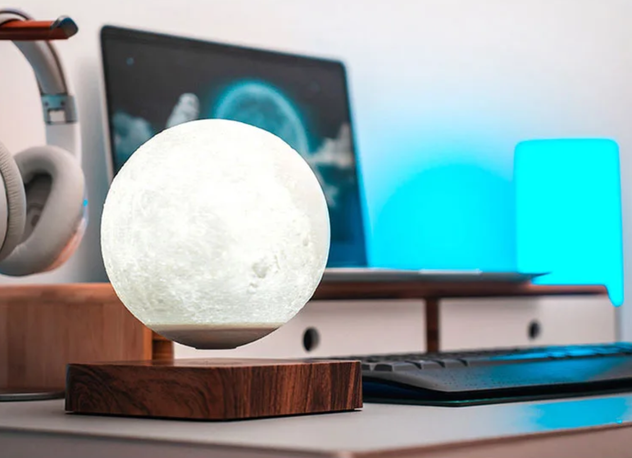 The Enchanting Levitating Moon Lamp!