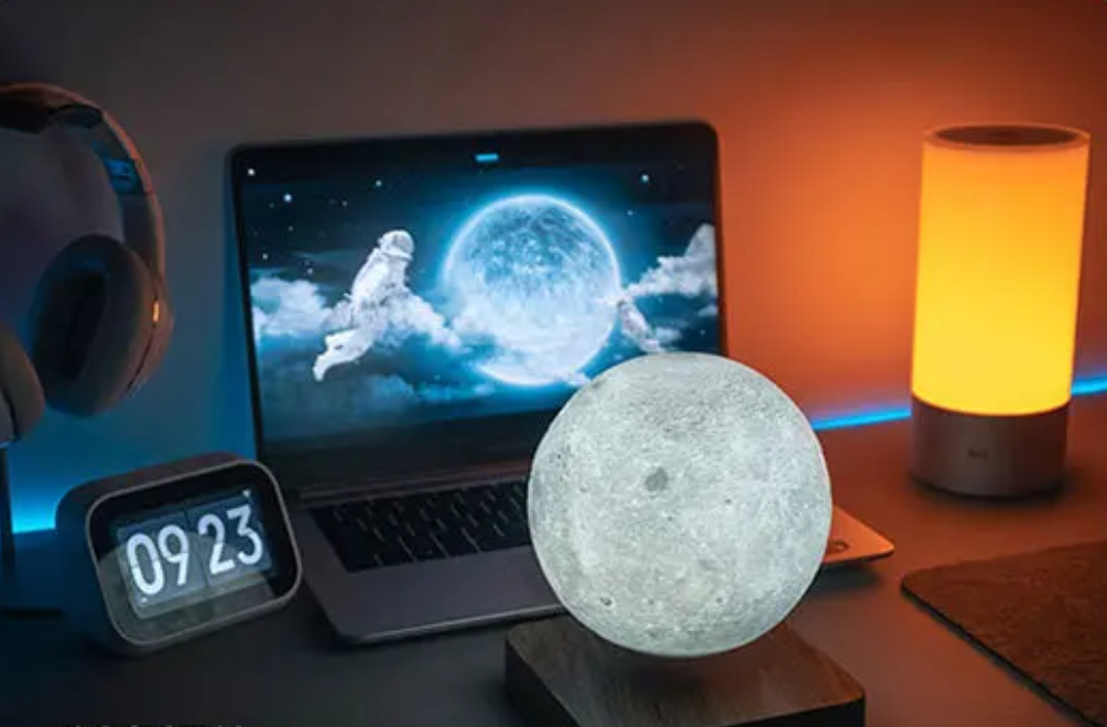 The Enchanting Levitating Moon Lamp!